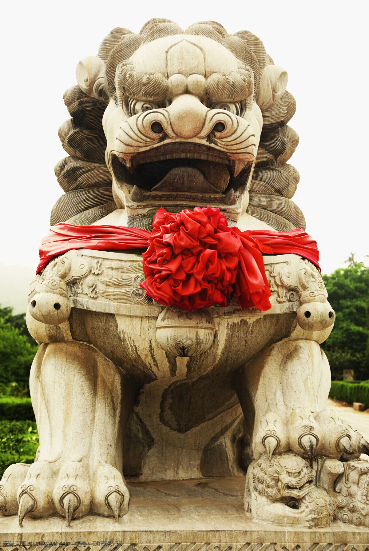 獅子 石獅子 大紅花 雕刻 莊嚴 文化藝術(shù) 傳統(tǒng)文化