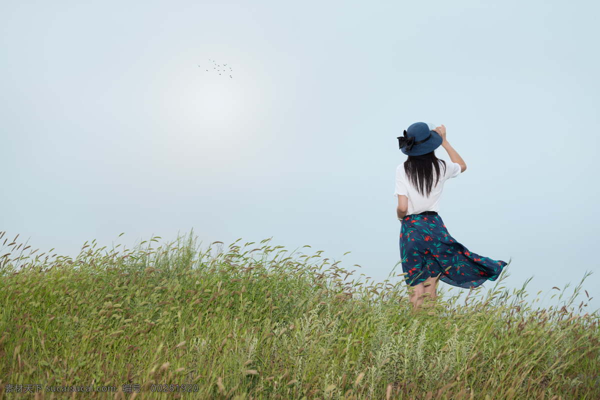 原野 美女写真 红原草原美女 气质美女 清纯美女 小清新 蓝天白云 花草 辽阔 女人 女性 草原美女 原野美女 草原 草地 稻田 田地 野外 郊外 野外美女 郊外美女 郊野户外美女 生活美女 户外写真 写真 美女背影 背影 秋季 秋季美女 秋天 秋天美女 美女摄影 生活照 生活写真 图片素材专区 自然景观 山水风景