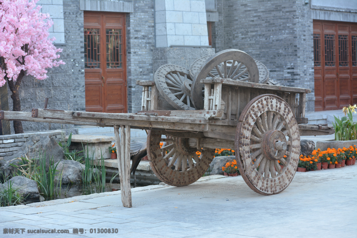 老式 馬車 戰(zhàn)車 復古 老物件 老式馬車 復古馬車 中式馬車 仿古馬車 古代馬車 雙輪木車 老式交通工具 古代兩輪轎車 北市場 老北市 建筑風景 建筑園林