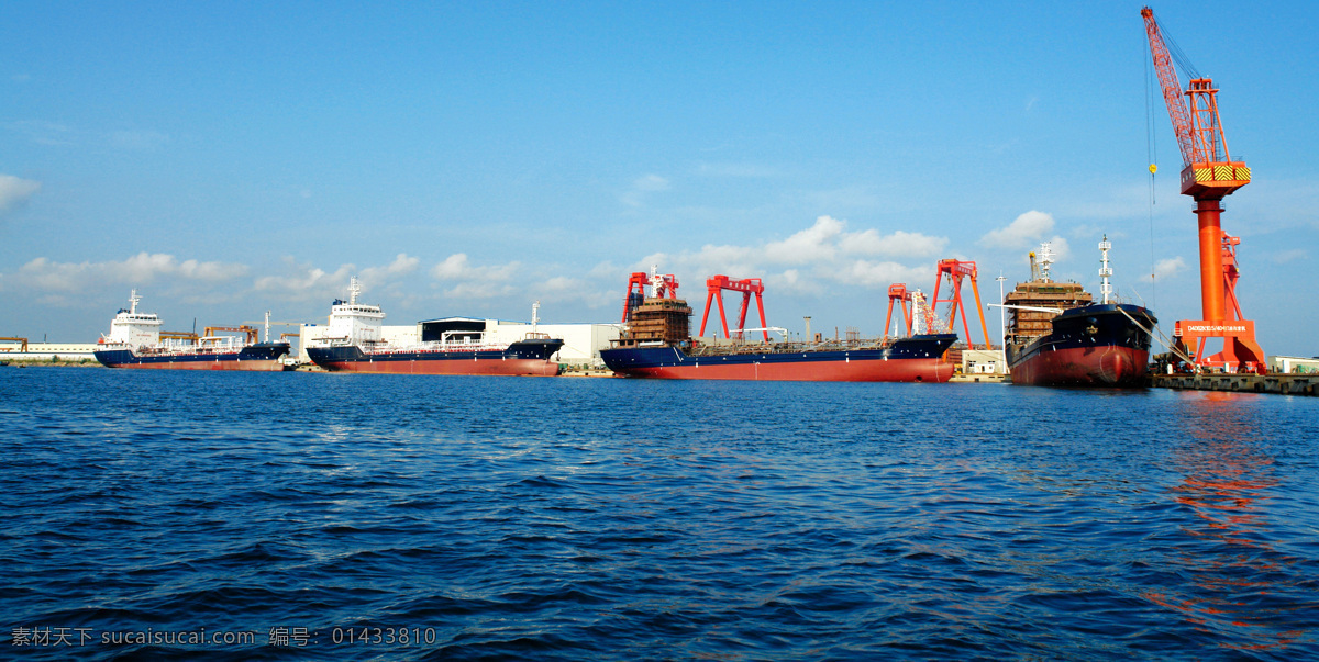 造船 港口 大 轮船 大轮船 蓝色大海 制造业 重型工业 天车 大吊车 海港 船厂 交通工具 现代科技