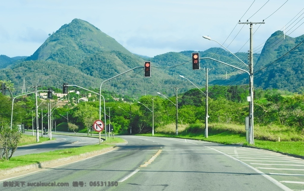 公路 馬路 山路 小道 路面 土路 欄桿 中午 進(jìn)山 小徑 交通 山 層疊山 藍(lán)天 天空 霧氣 霧 森林 彎道 道路 柏油路 雙行道 白云 平坦道路 高速道路 草原公路 平原道路 公路建設(shè) 大道 高速公路 高速路 林蔭小道 綠色 自然景觀 樹影 步道 休閑 樹 瀝青路 瀝青 瀝青路面 汽車公路 生活百科 生活素材