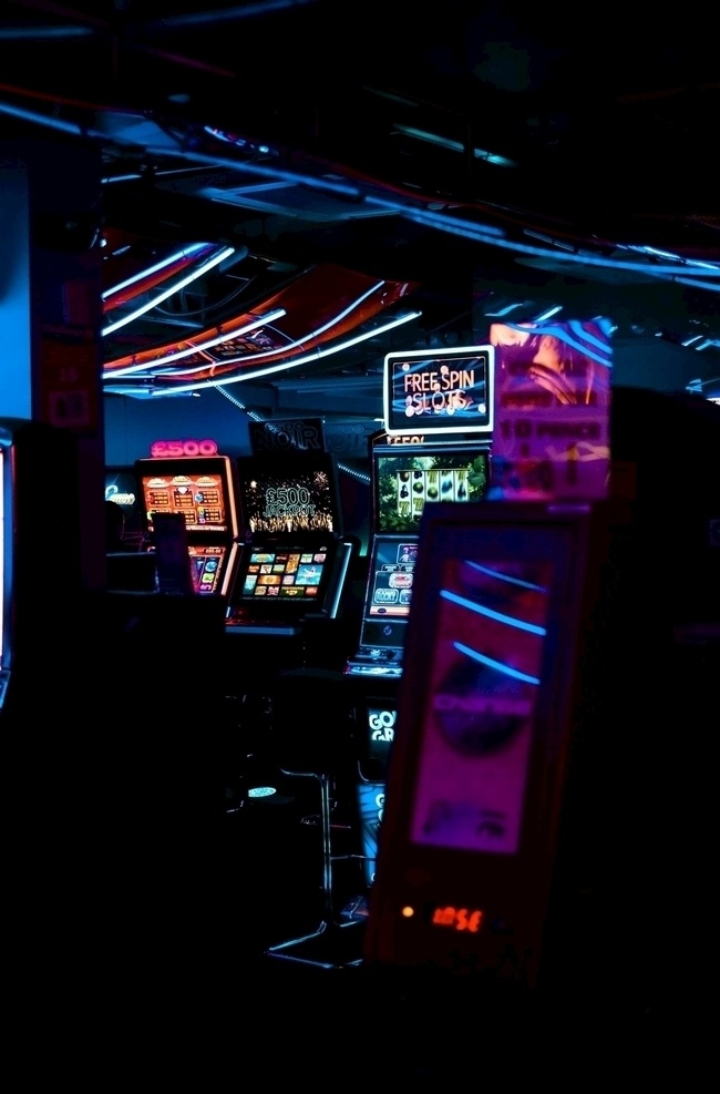 游戏厅图片 游戏 游戏厅 电玩 电子游戏 蓝色 暗色背景 层次 设计素材 背景 生活百科 娱乐休闲
