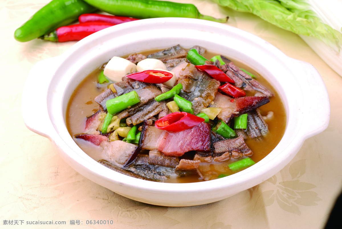 鱔魚燉臘肉 粵菜 傳統(tǒng)美食 餐飲美食