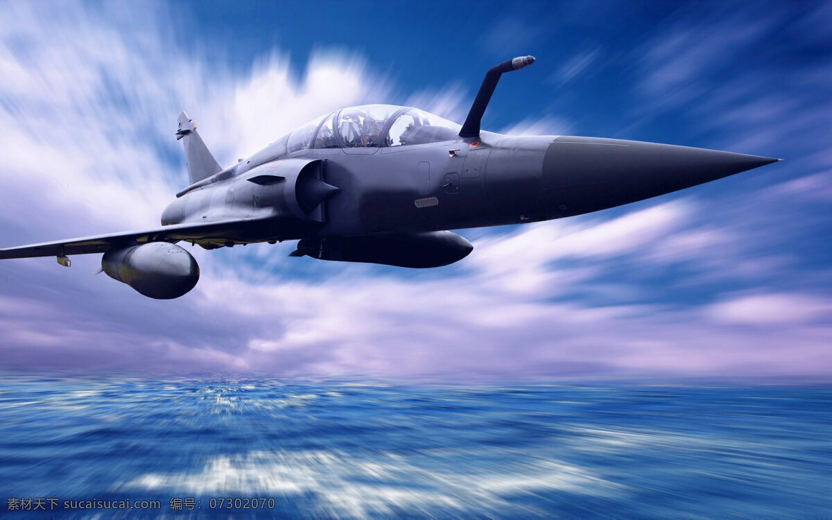 军事飞机高清 天空 云层 战斗机 轰炸机 军事武器 现代科技 军事武器图片
