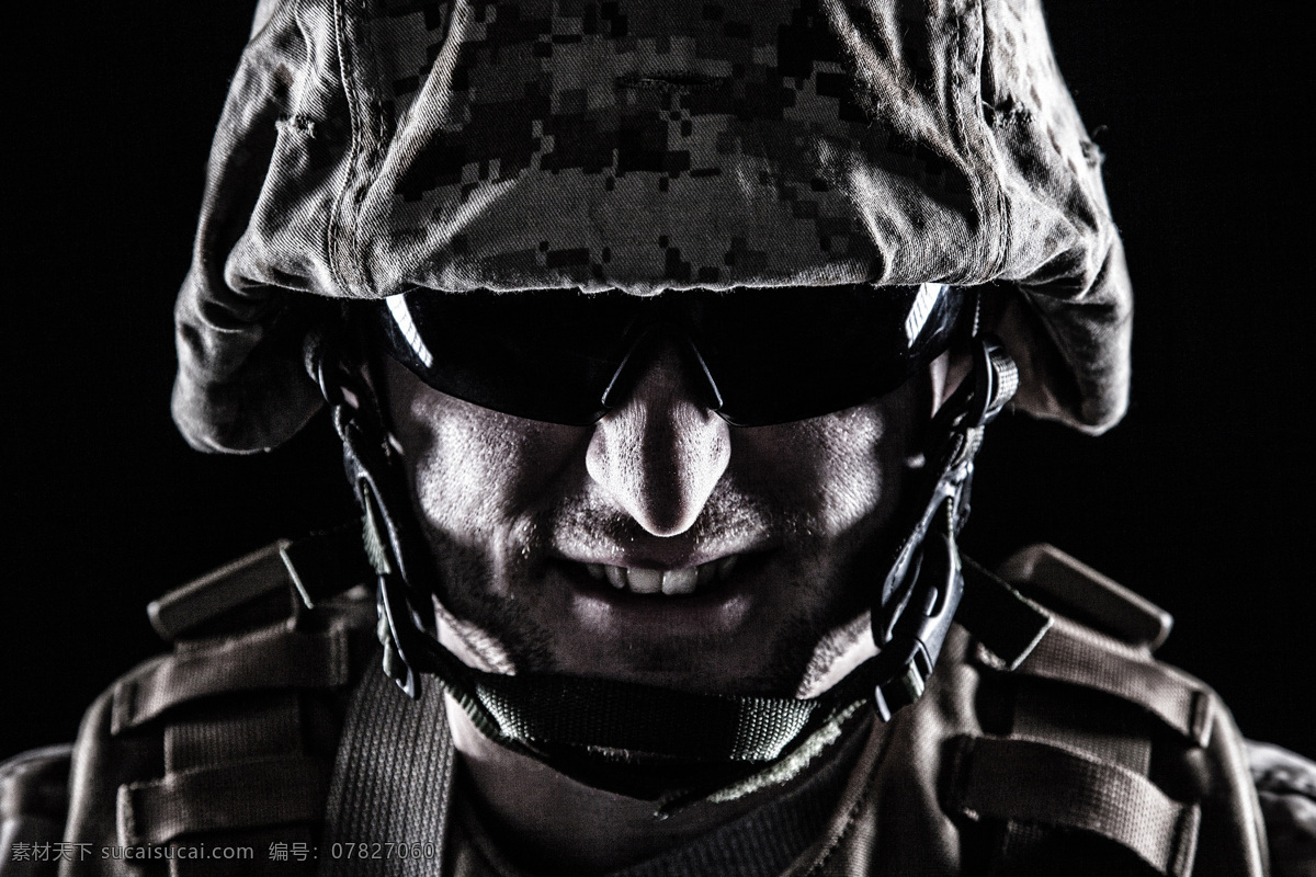 戴 墨镜 士兵图片 头盔 士兵 战士 军人 外国军人 军事 部队 军事武器 现代科技
