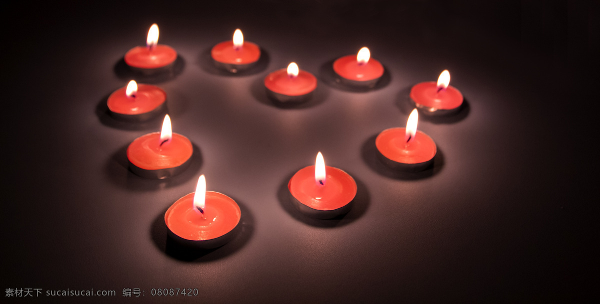 摆 成 心形 蜡烛 浪漫 背景 表白 红色蜡烛 爱心 七夕 情人节 商用