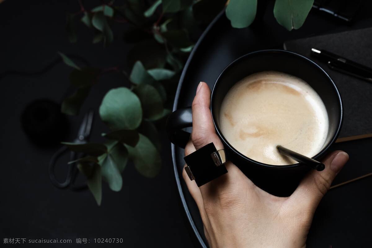 咖啡图片 咖啡 手拿咖啡 喝咖啡 咖啡植物 咖啡壁纸 摆拍咖啡 每日咖啡 饮料 餐饮美食 西餐美食