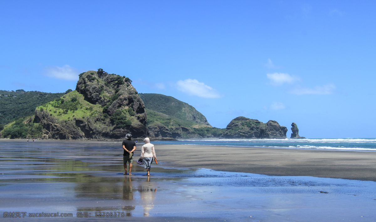 新西兰 皮哈 海滨 风景 天空 蓝天 白云 群山 大海 海水 海浪 海滩 黑沙滩 天际线 游人 倒影 风光 自然景观 自然风景