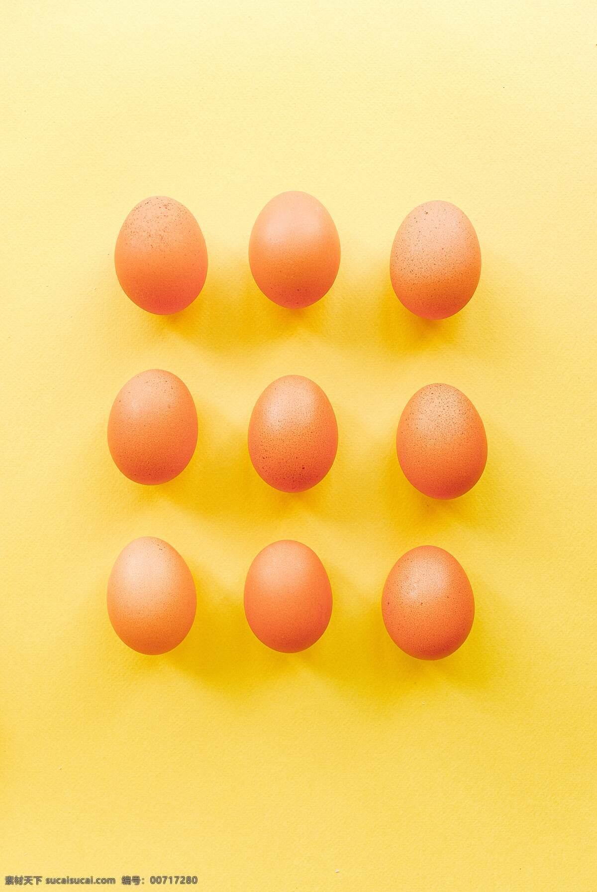 鸡蛋 草鸡蛋 盒装鸡蛋 土鸡蛋 蛋 禽蛋 黄色背景 餐饮美食 食物原料
