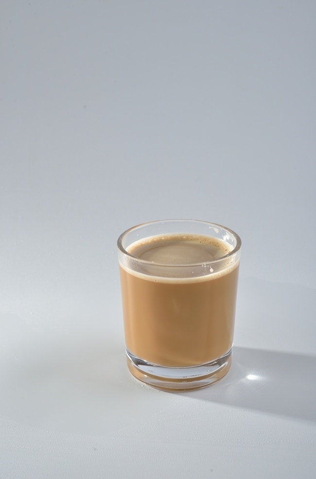 拿铁咖啡 咖啡 牛奶 咖啡因 泡沫 玻璃杯 巧克力 拿铁 阿华田 乐口福 一杯 香浓 餐饮美食 饮料酒水