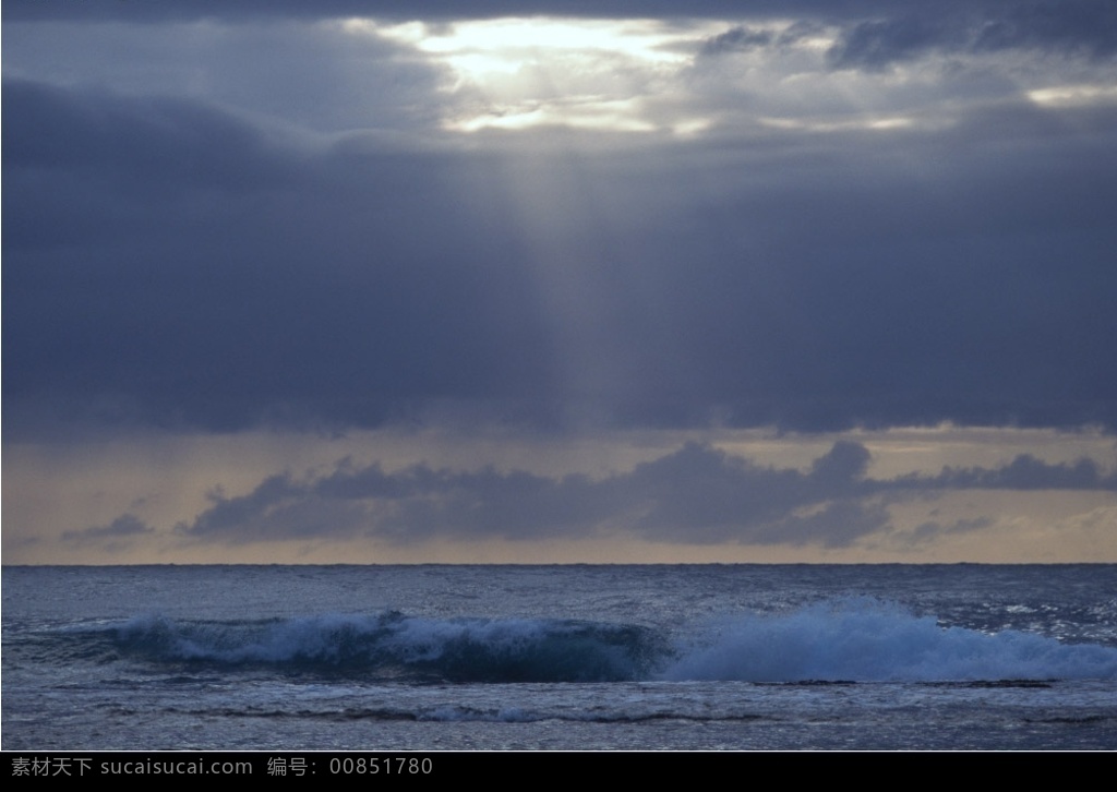 海上阳光 浪花 海浪 大海 云朵 日出 阳光 摄影图 自然景观 自然风景 日出日落 摄影图库