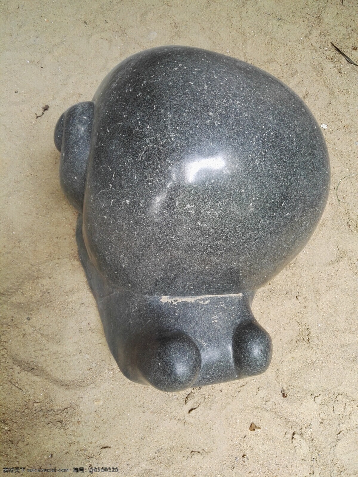 石乌龟 乌龟 石头 乌龟雕塑 乌龟塑像 沙土 沙坑 小乌龟 大石头 圆形石头 沙 石 生活素材2 建筑园林 雕塑