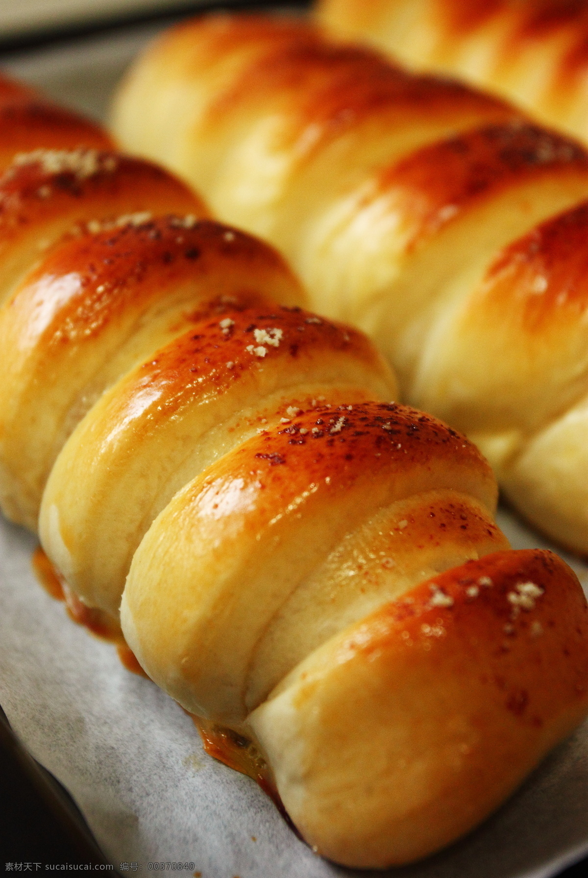 维也纳面包卷 面包卷 毛毛虫面包 香肠面包 diy 手工 面包 手工面包 西餐美食 餐饮美食