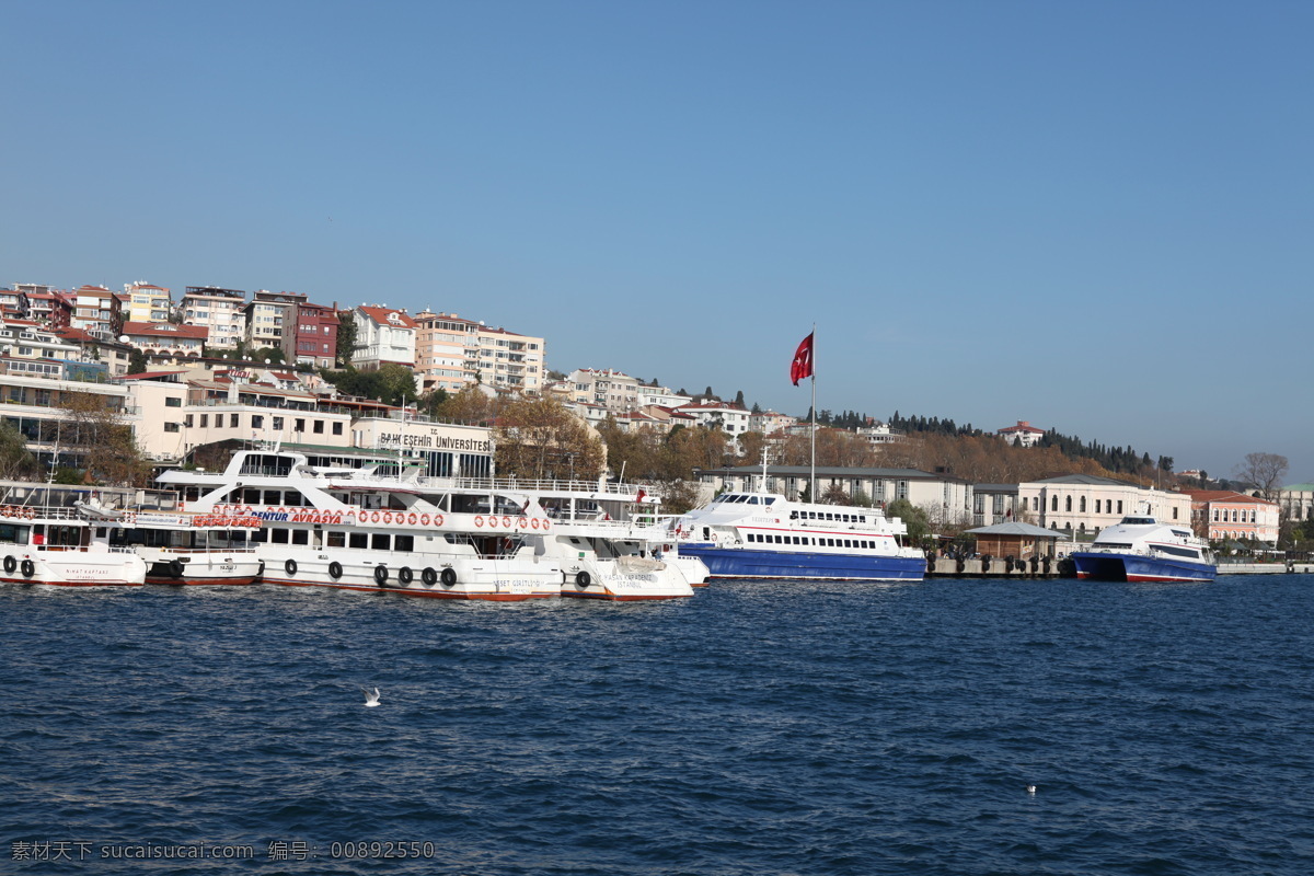 国外 国外旅游 建筑 旅游 旅游摄影 游艇 上 游船 海上游船 土耳其 伊斯坦布尔 博斯普鲁斯海峡 风景 生活 旅游餐饮