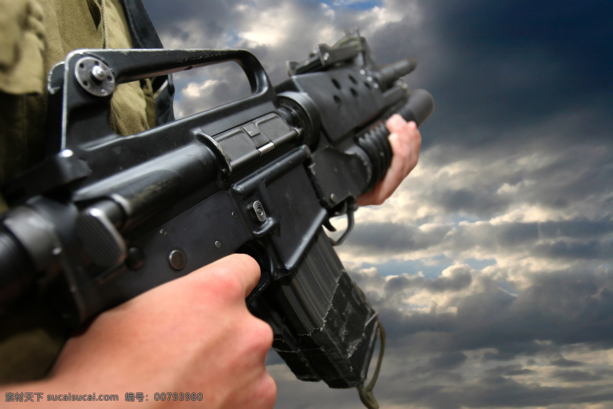 持枪 军人 军事题材 军事素材 战争素材 战争题材 军事武器 军事设备 机枪 现代科技 现代军事