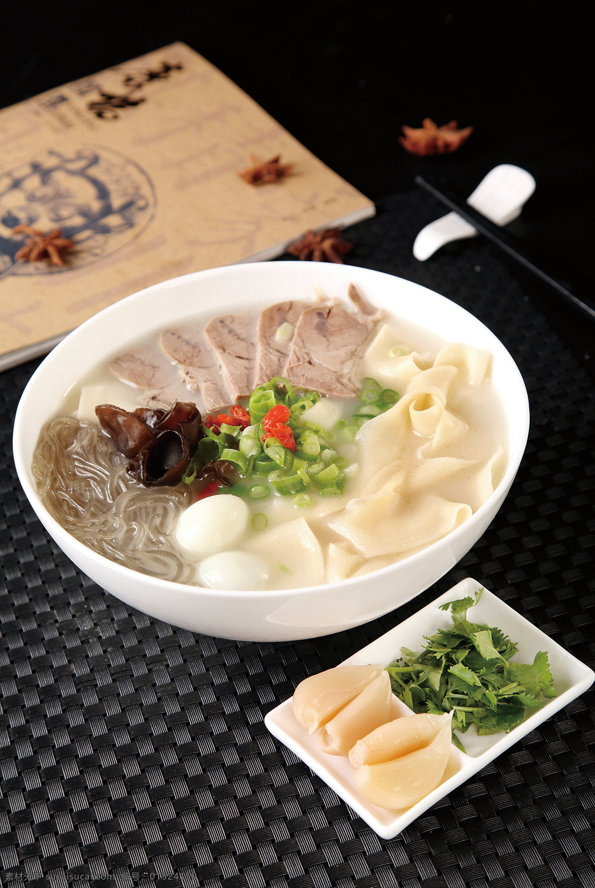 浓汤烩面 烩面 面食 特色面 主食 食物 高清菜谱用图 餐饮美食 传统美食