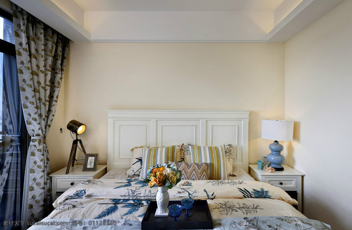 欧式 卧室 壁画 装修 效果图 窗户 床铺 方形吊顶 个性吊灯 灰色窗帘 灰色地毯 木地板