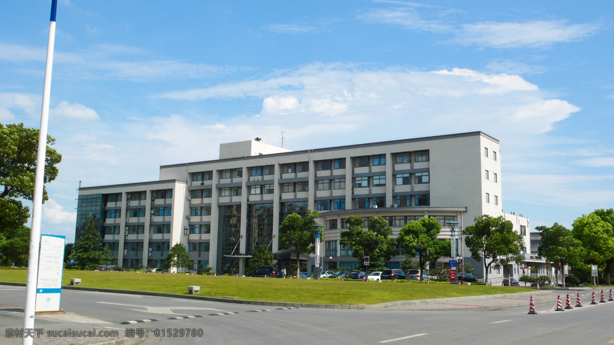江南大学 无锡 行政大楼 蓝天 白云 建筑摄影 建筑园林