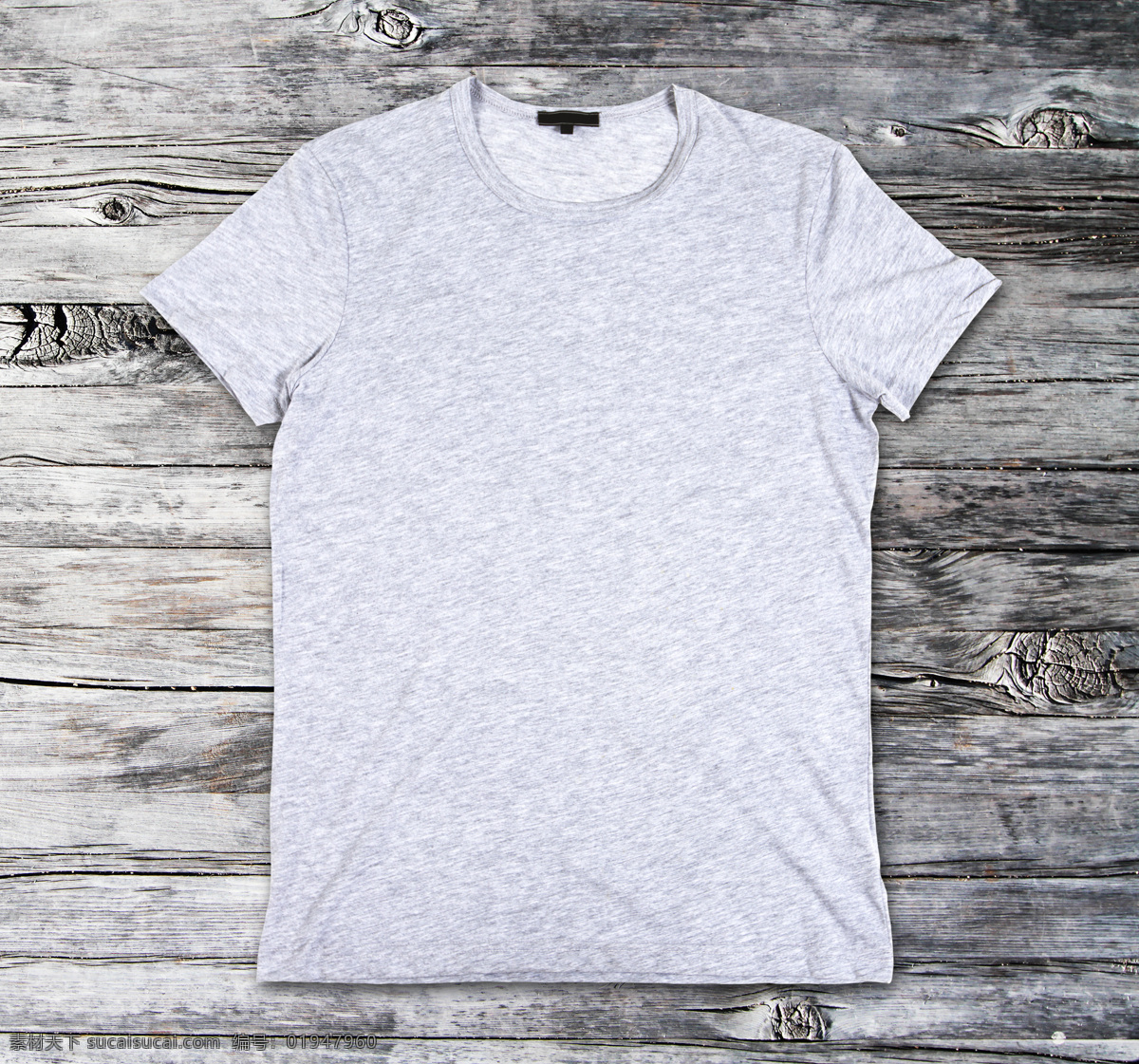 短袖t恤衫 t恤设计 服装设计 白色t恤 珠宝服饰 男士t恤 木板 上 灰色 t 恤 生活百科