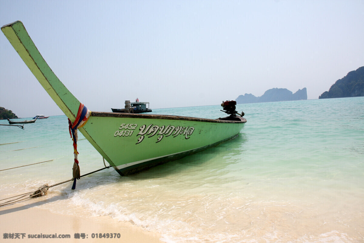 海边 小船 大海 国外旅游 海岛 海景 蓝天 旅游摄影 沙滩 边小船 阳光 阳光沙滩海岛 风景 生活 旅游餐饮