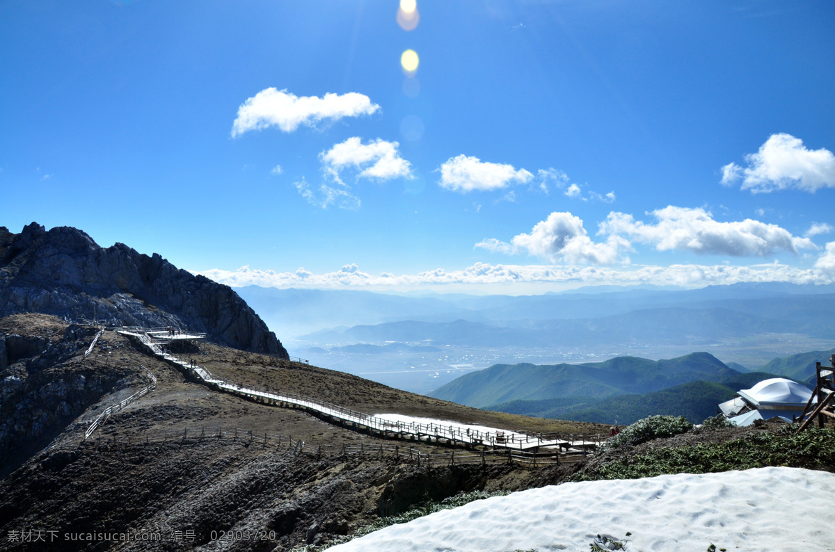 石卡雪山 高原 蓝天 白云 山峦 绿山 香格里拉 风景名胜 自然景观