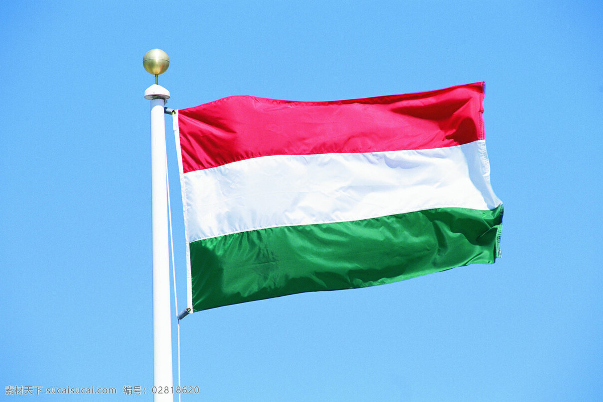 匈牙利国旗 匈牙利 国旗 旗帜 飘扬 旗杆 天空 文化艺术 摄影图库