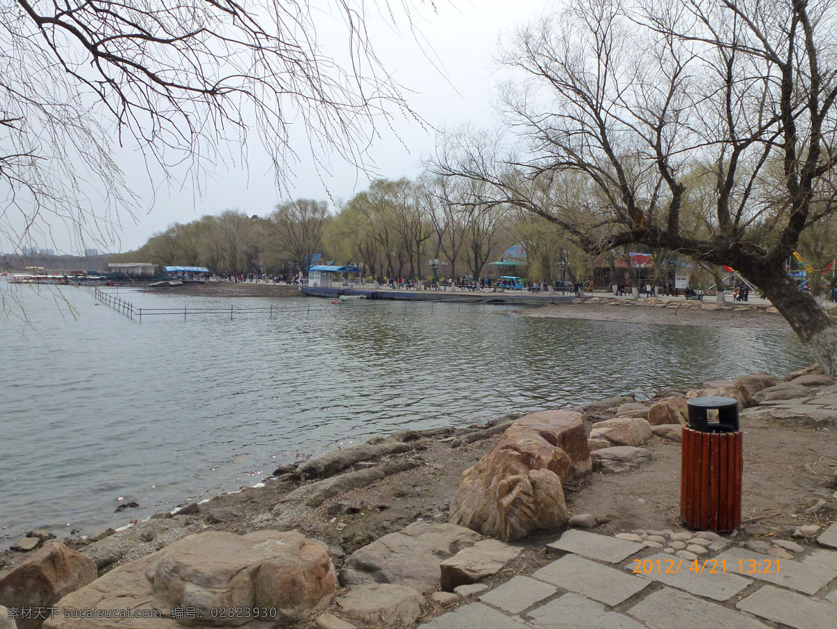 南湖风景 湖边 风景 南湖 水边 柳树 春天 阴天 春暖花开 园林建筑 建筑园林