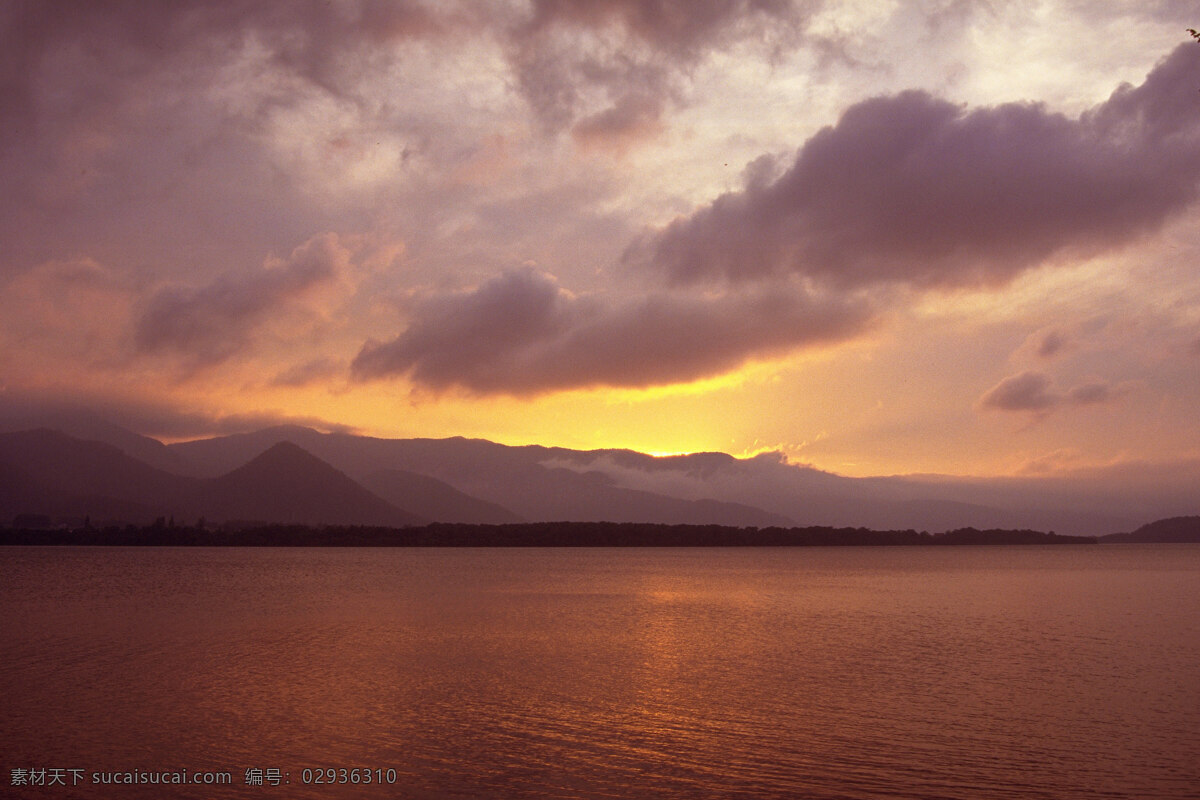 江河 夕阳 江面 云 晚霞 自然景观 人文景观 景观插图 设计图库