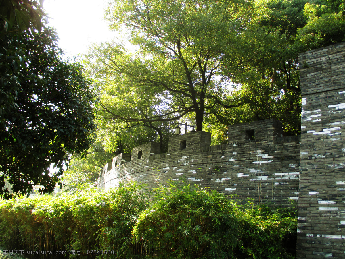 城墙 树木 古城墙 绿树环绕 古迹 建筑摄影 建筑园林