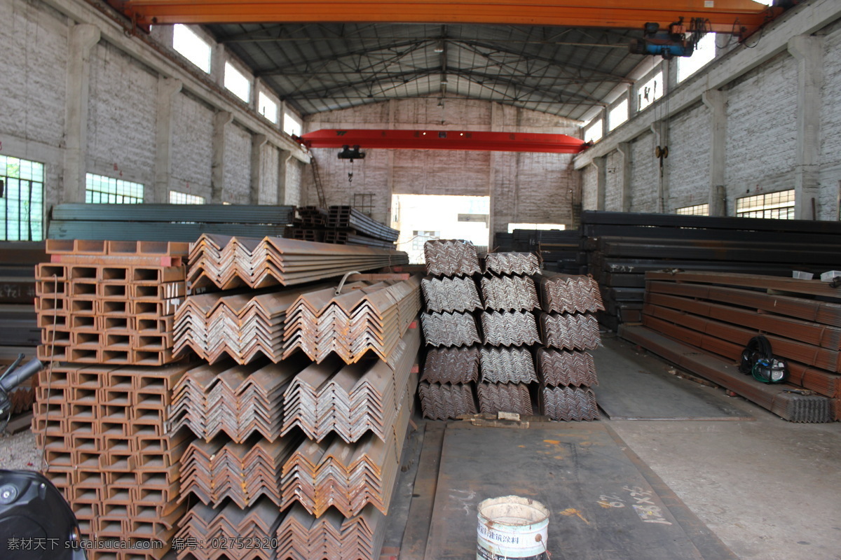 钢材 角钢 工业 钢铁 型材 工字钢 槽钢 u型钢 仓库 厂房 工业生产 现代科技
