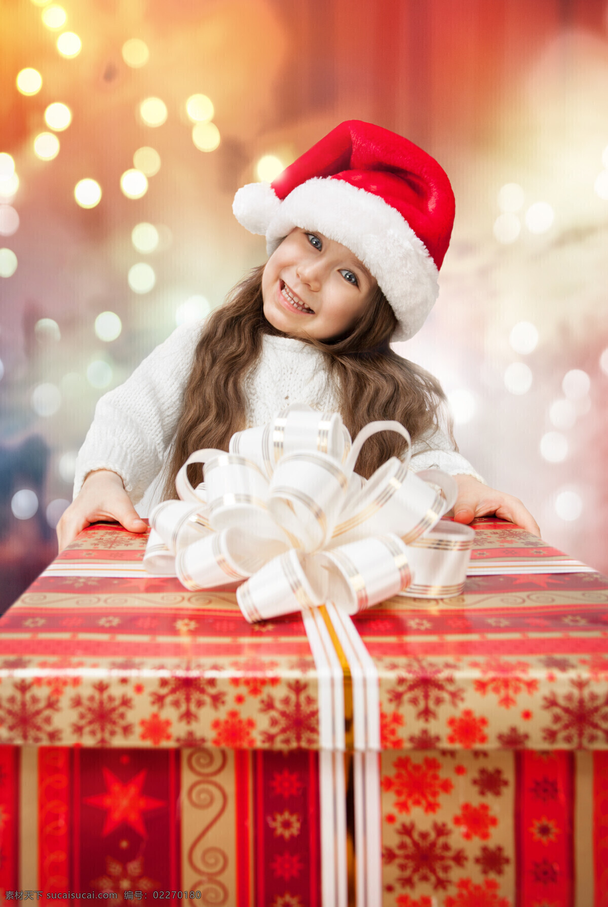 礼物 后面 孩子 女孩 儿童 礼盒 飘带花朵 开心 光斑 圣诞节 节日庆典 生活百科