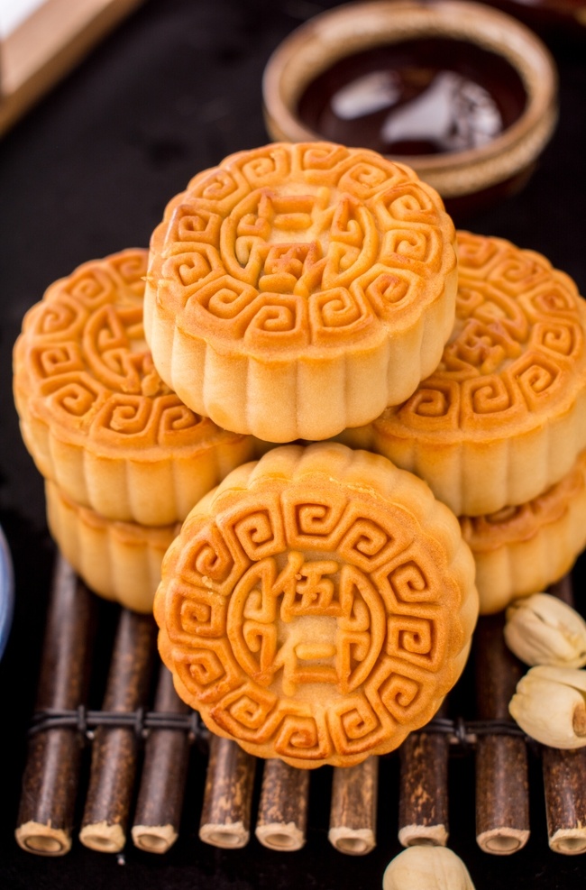 月饼 中秋图片 月饼海报 月饼包装 月饼高清图 月饼特写 月饼摆拍 月饼礼盒 流沙月饼 韩式月饼 烘焙 手工月饼 蛋黄酥 玫瑰月饼 月饼切开 月饼广告 禅意 文创 中秋 中秋月饼 十五月饼 素馅 肉馅 礼盒 包装 点心 甜品 团圆 美满 幸福 莲蓉月饼 冰皮月饼 五仁月饼 肉馅月饼 豆沙月饼 水果月饼 素馅月饼 餐饮美食 传统美食