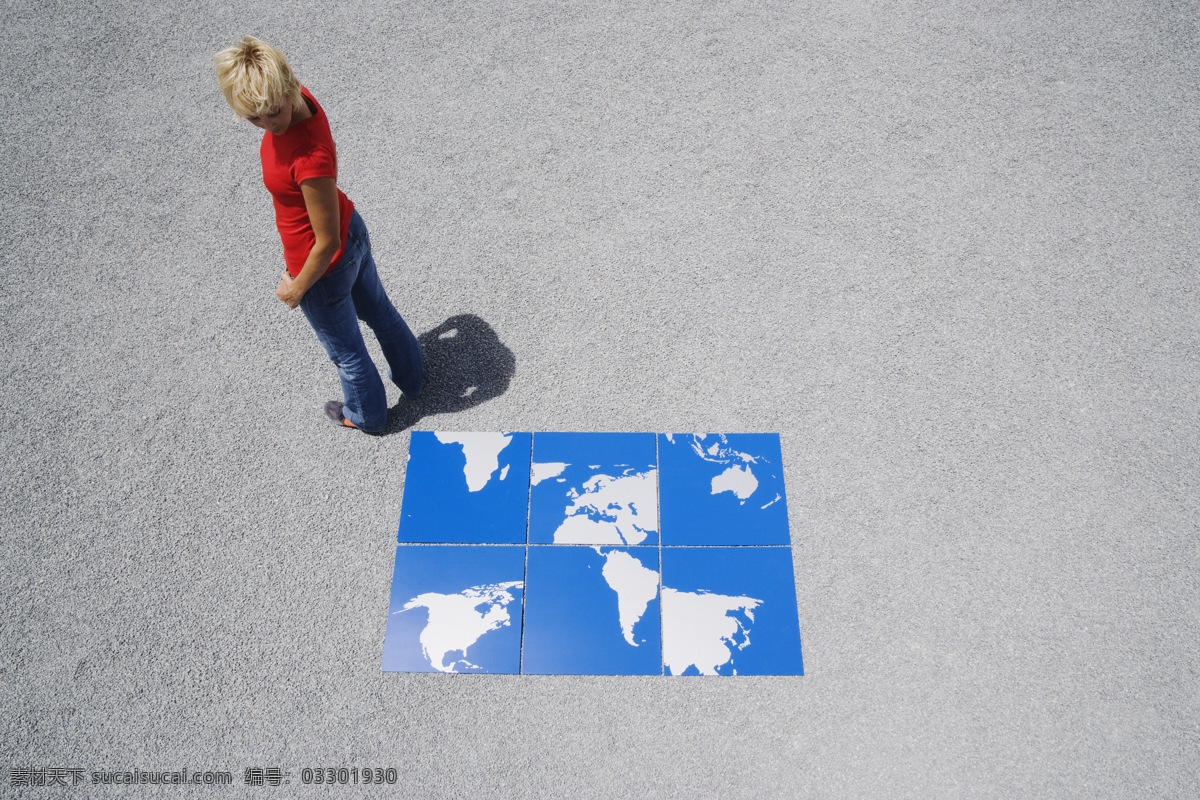 红衣 女子 世界地图 拼图 商务 金融贸易 全球化 地球 高清图片 创意设计 展开 图 创意摄影 广告设计素材 人 影子 人物素材 地球素材 商业素材 回头 世界地图拼图 现代商务 商务金融