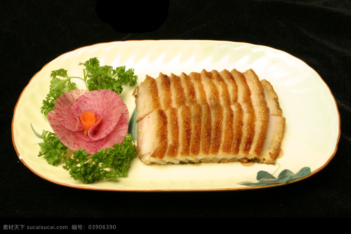 澳门烧肉 中华美食 美味 熟菜 鲜花 装饰 盘子 餐饮美食 传统美食 摄影图库