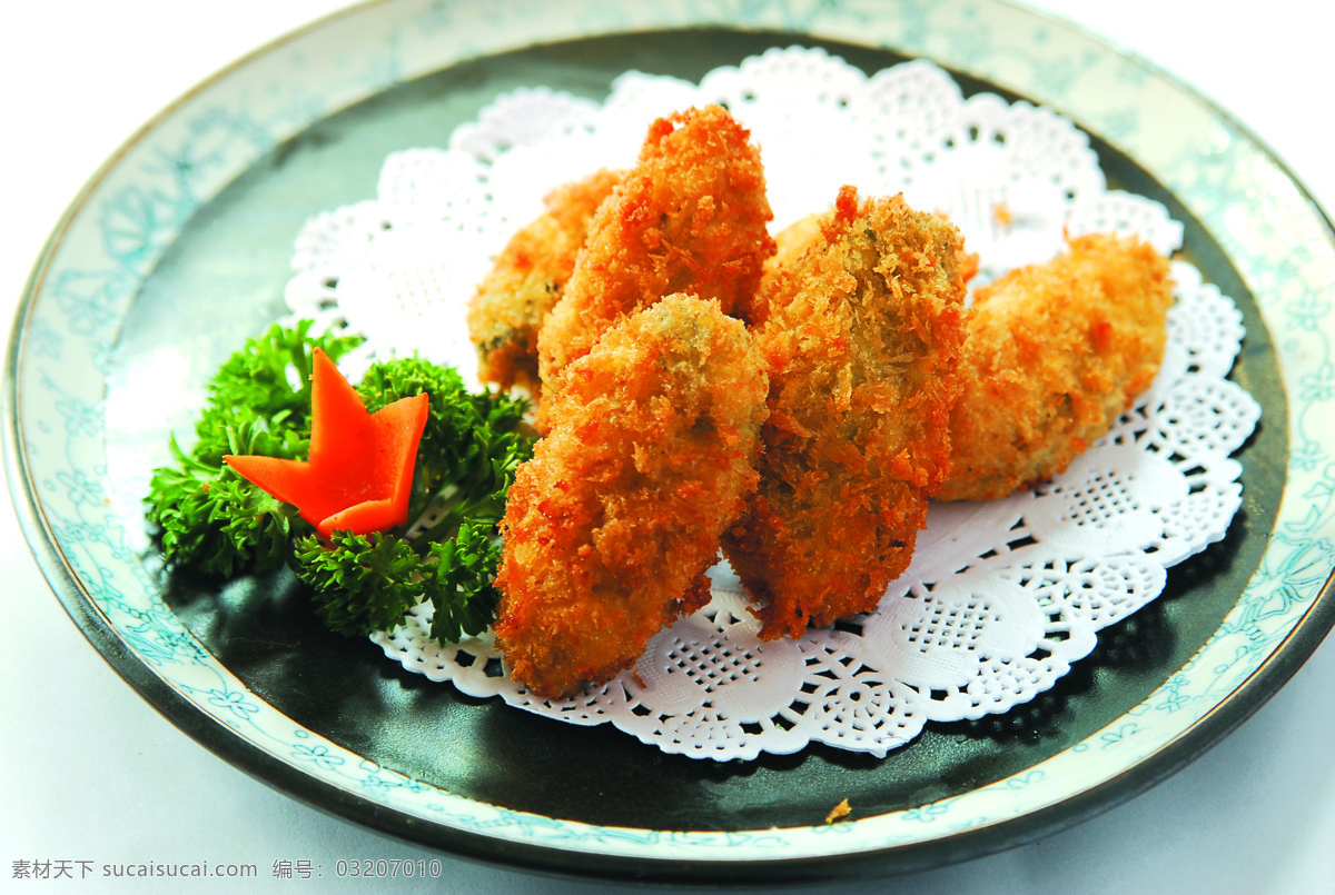 日本料理 炸鸡翅 胡萝卜 西兰花 碟子 美食 油炸食品 食品纸 西餐美食 餐饮美食