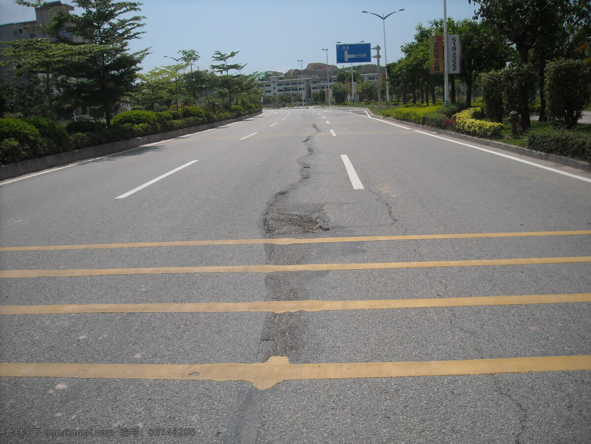 沥青路面 施工现场 水损坏 路面损坏 现场施工 沥青 黑色路面 高速公司 沥青施工 完工 高速公路 机械施工 路面 工业生产 现代科技