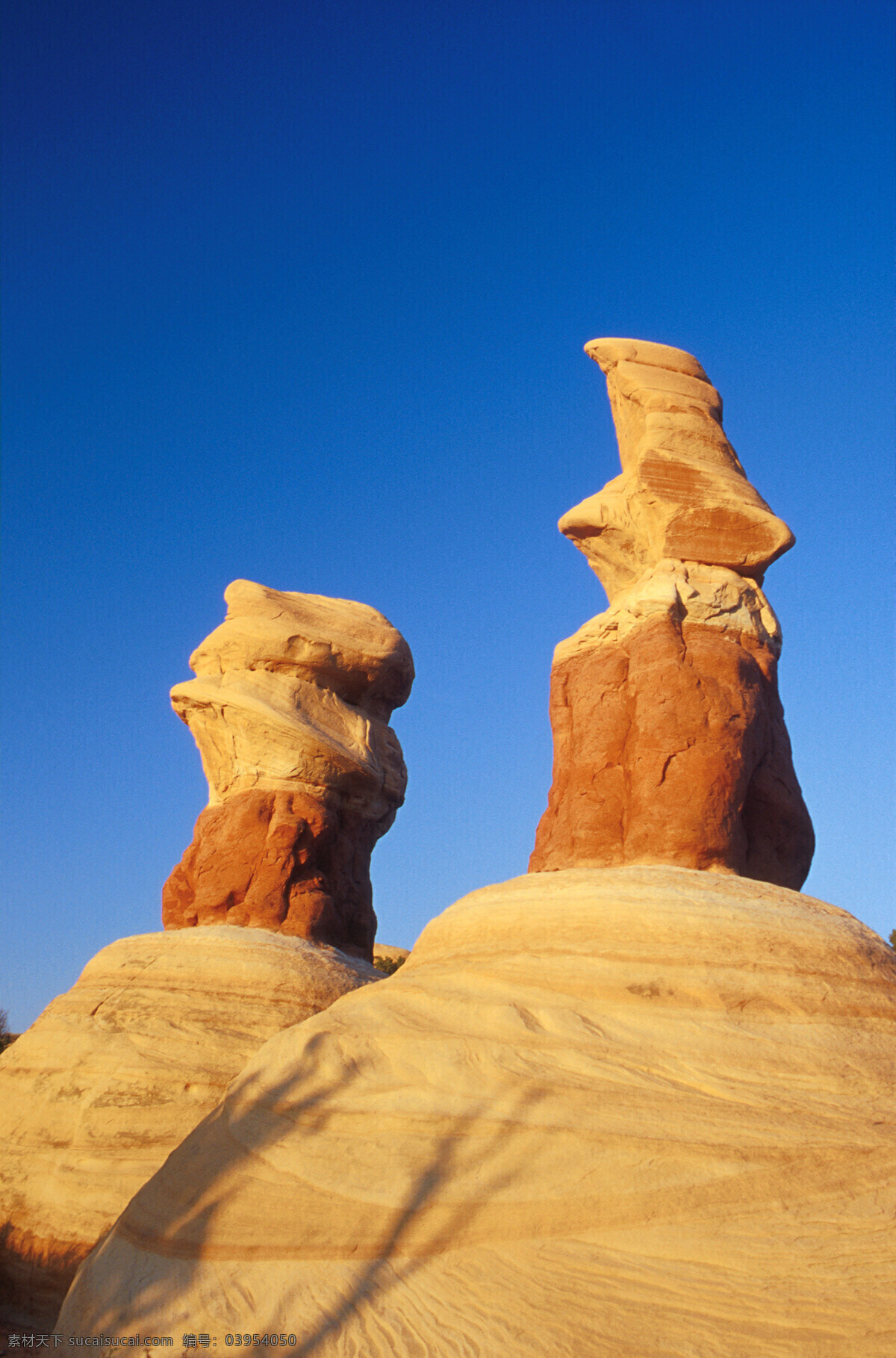 沙丘 荒凉 怪石 荒漠 戈壁 贫瘠 石头 高原 高山 蓝天 自然风光 自然风景 自然景观 旅游摄影