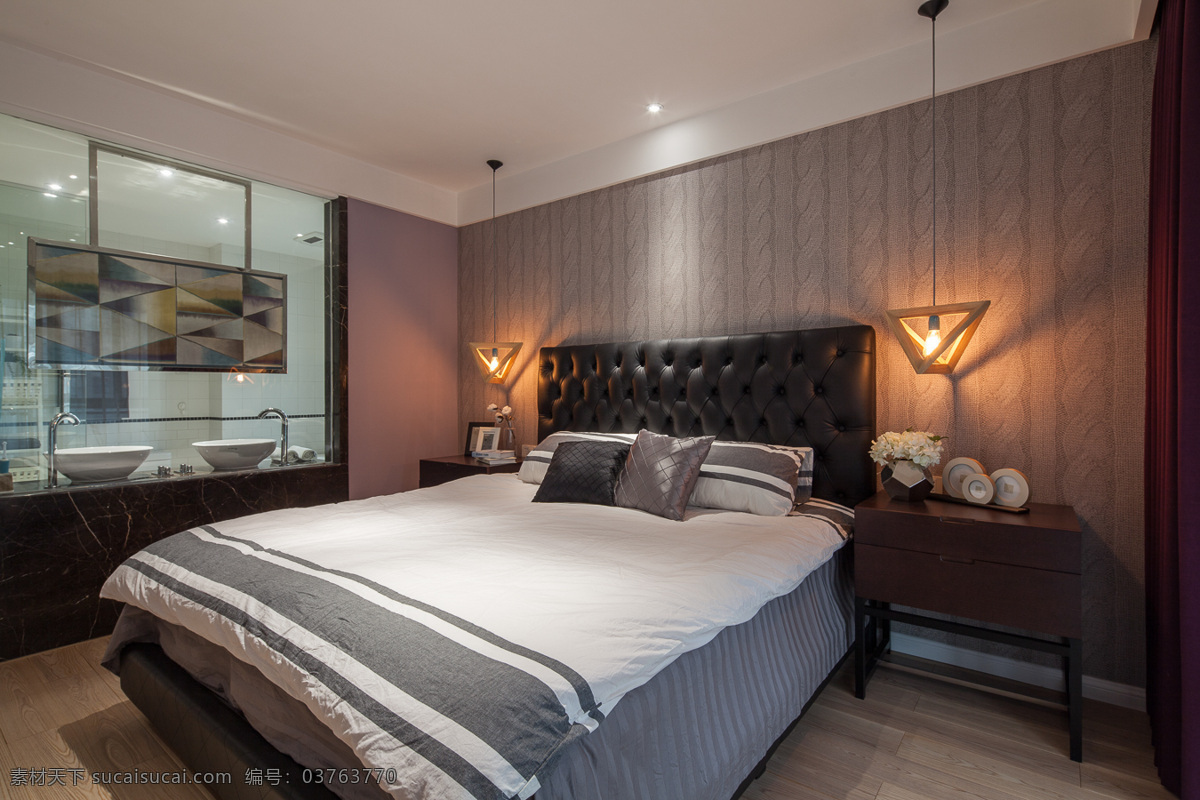 现代 时尚 卧室 紫 粉色 背景 墙 室内装修 效果图 壁灯 长吊灯 木制床头柜 卧室装修