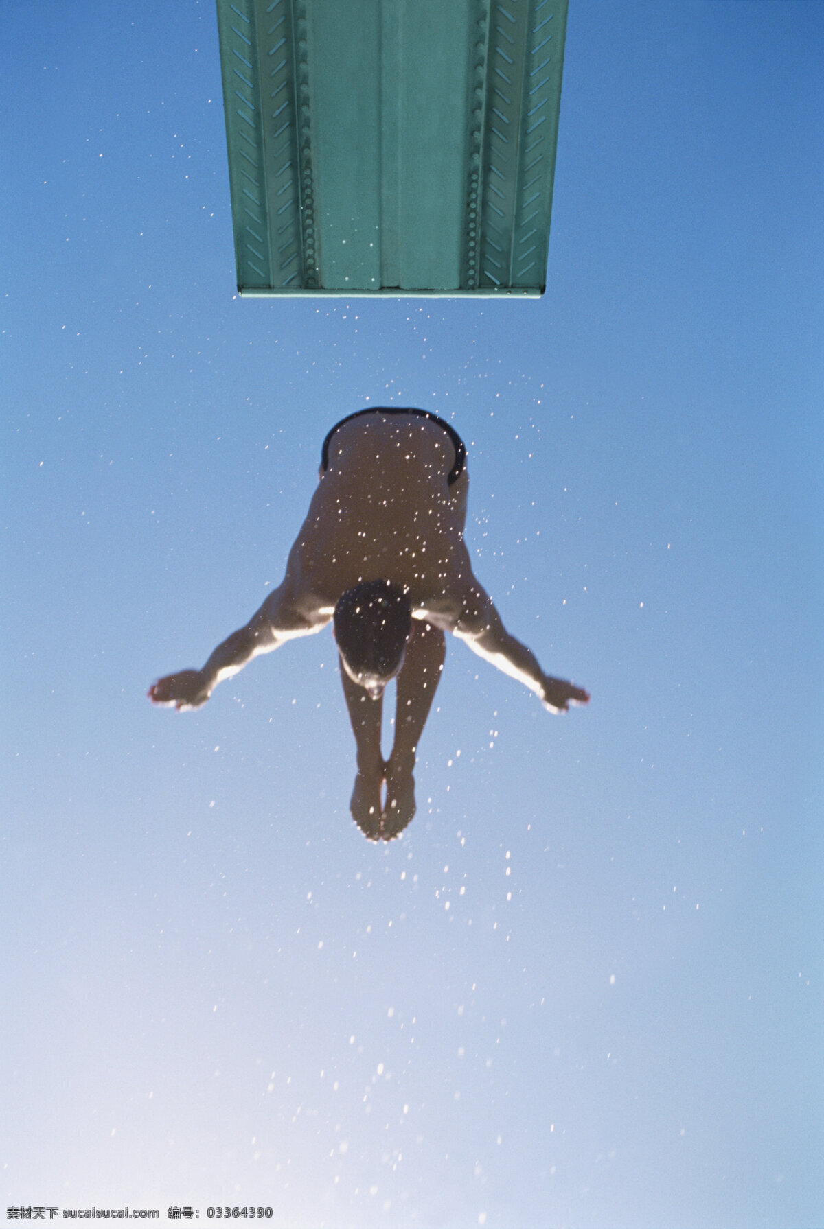 跳水 运动员 男跳水运动员 男人 瞬间 跳水运动员 职业人物 体育运动 生活百科