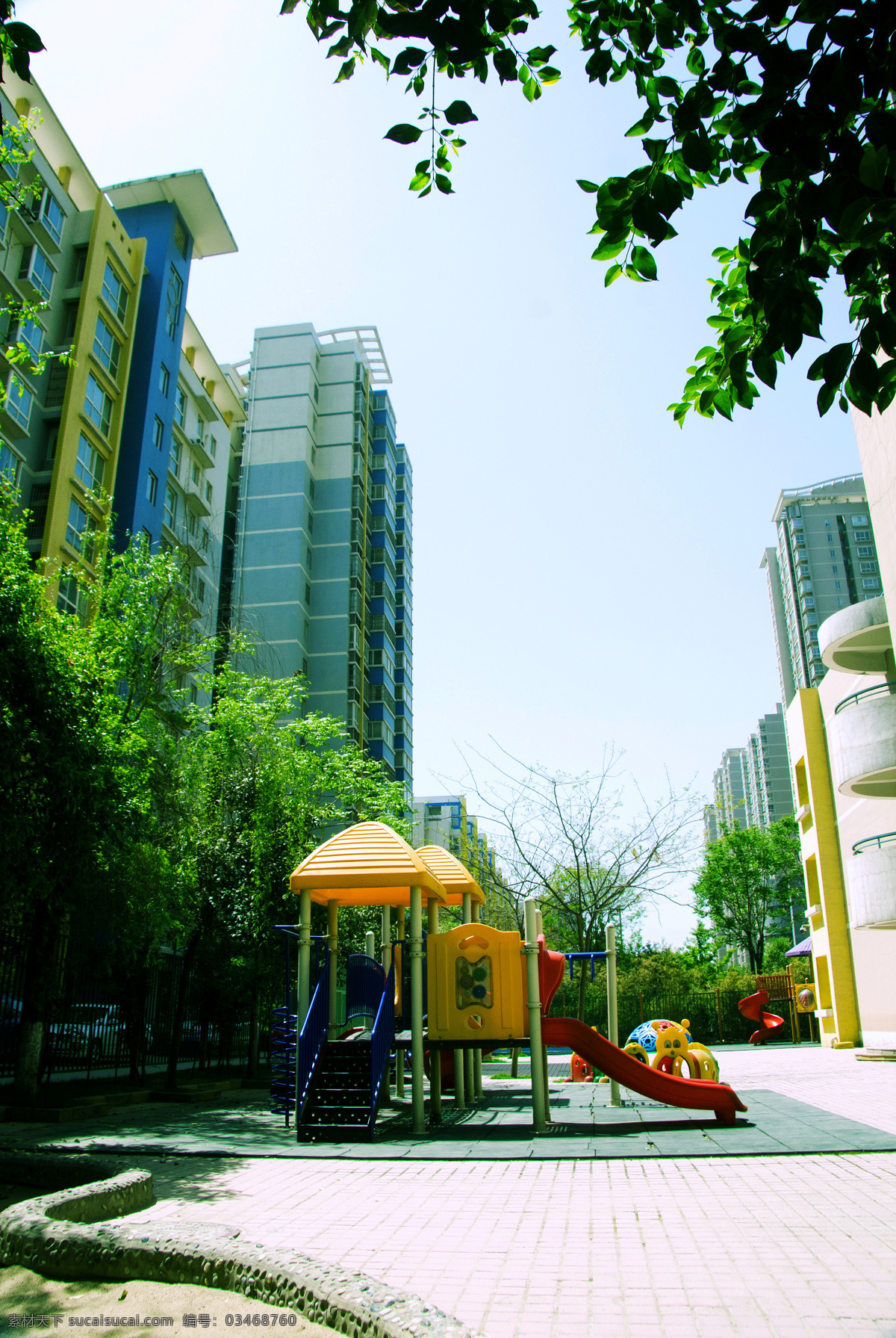 大楼 地产 儿童 儿童玩具 房地产 建筑摄影 建筑园林 楼梯 摄影图片 大楼摄影 小区一角 小区 小区服务 psd源文件
