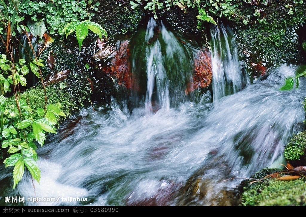 溪水 瀑布 涌泉 流水 山泉 自然景观 山水风景 摄影图库