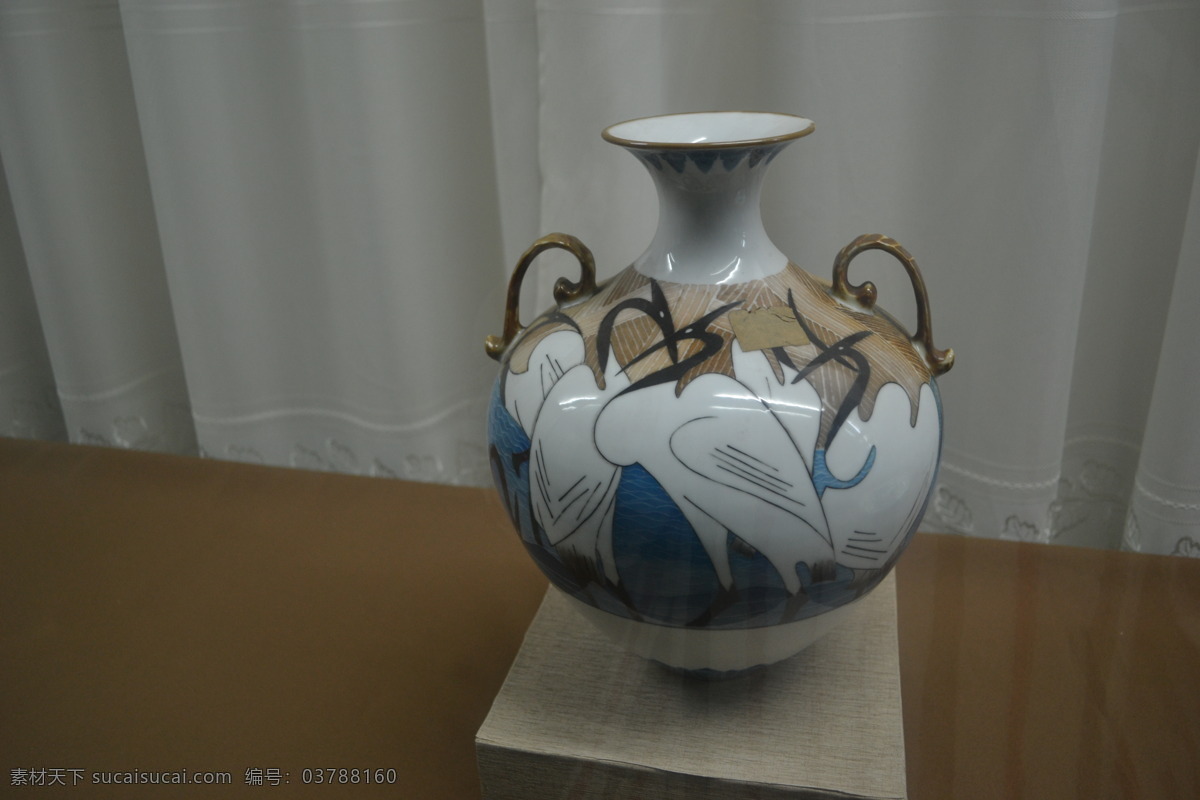双耳仙鹤瓶 双耳 仙鹤 瓶 景德镇陶器 瓷器 景德镇 陶瓷器 系列 传统文化 文化艺术