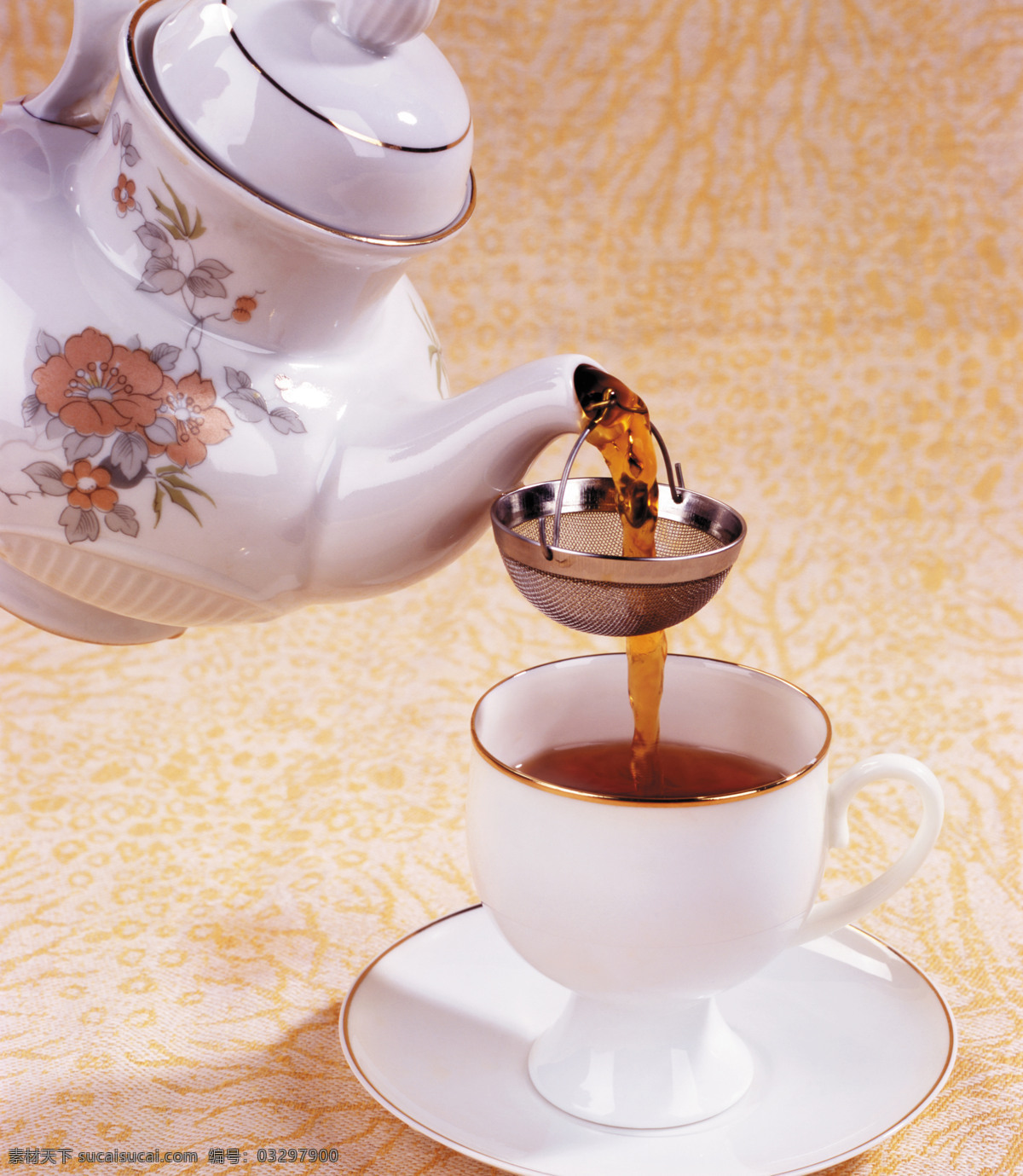 倒 茶 瞬间 茶叶 茶水 茶杯 倒茶 温馨 休闲 餐饮美食 特写 摄影图 茶道图片