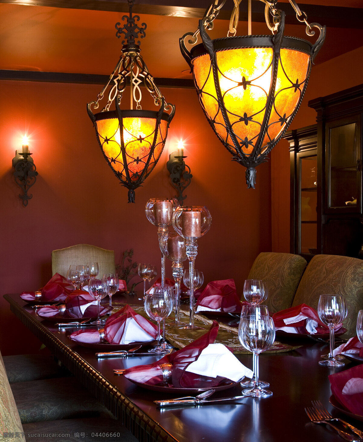 室内 餐厅 吊灯 欧式 复古 奢华 装修 效果图 复古水晶吊灯 红色餐桌 高脚玻璃杯 西式茶具
