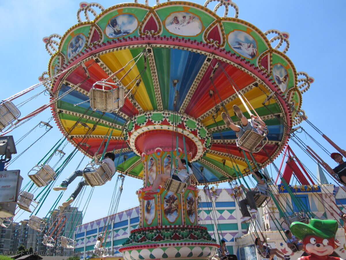 游乐园 飓风飞椅 华丽 旋转 彩色 欢乐 游戏 旅游摄影