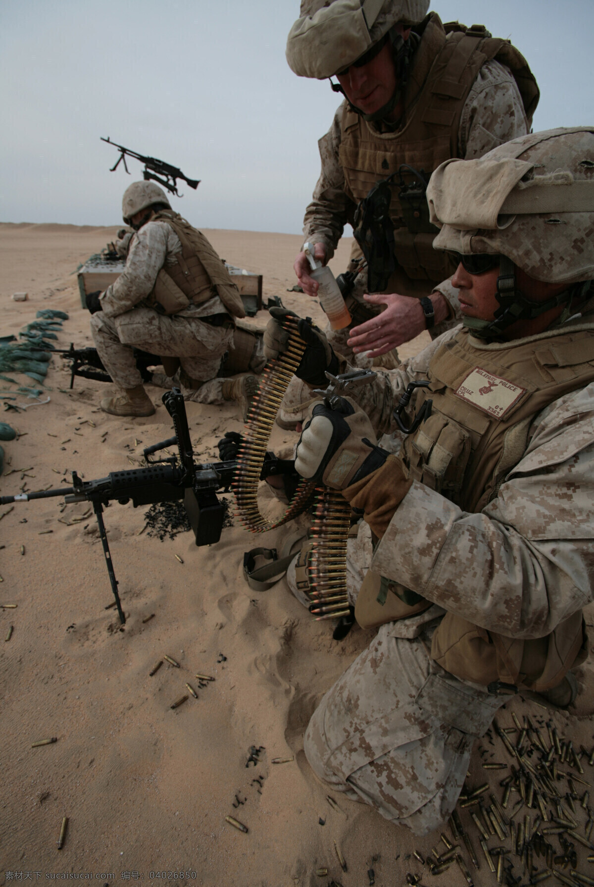 美国军事 军事武器 摄影图库 现代科技 美国军队 持枪部队 展板 部队党建展板