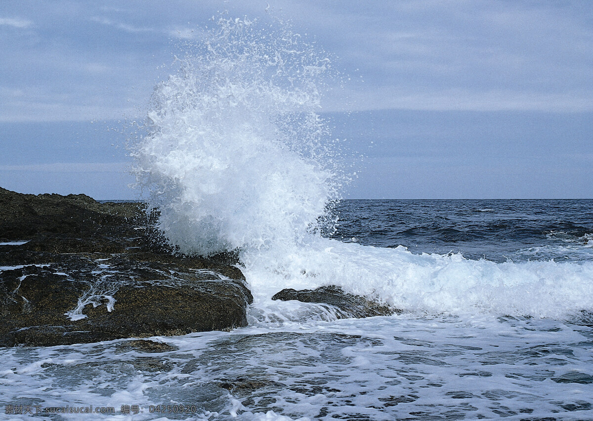 山水风景 高清风景图片 海浪 海水 湖水 山水图 石头 天空 四季风光素材 家居装饰素材 山水风景画