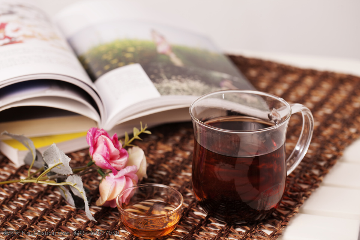 杯子 茶 茶叶 场景 花 普洱 普洱茶 桌子 情景 特写 温馨 书本 杂志 文化艺术图库 文化艺术 矢量图 日常生活