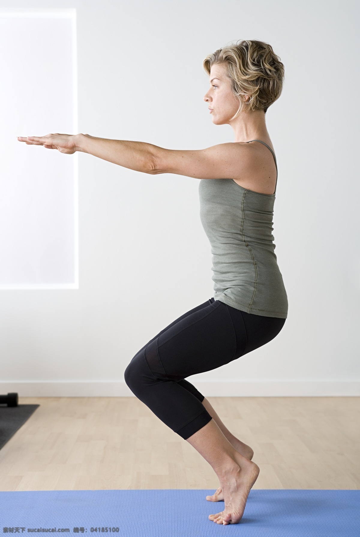 练 瑜伽 女性 健身女性 外国女性 健身房 健身 有氧运动 生活人物 人物图片