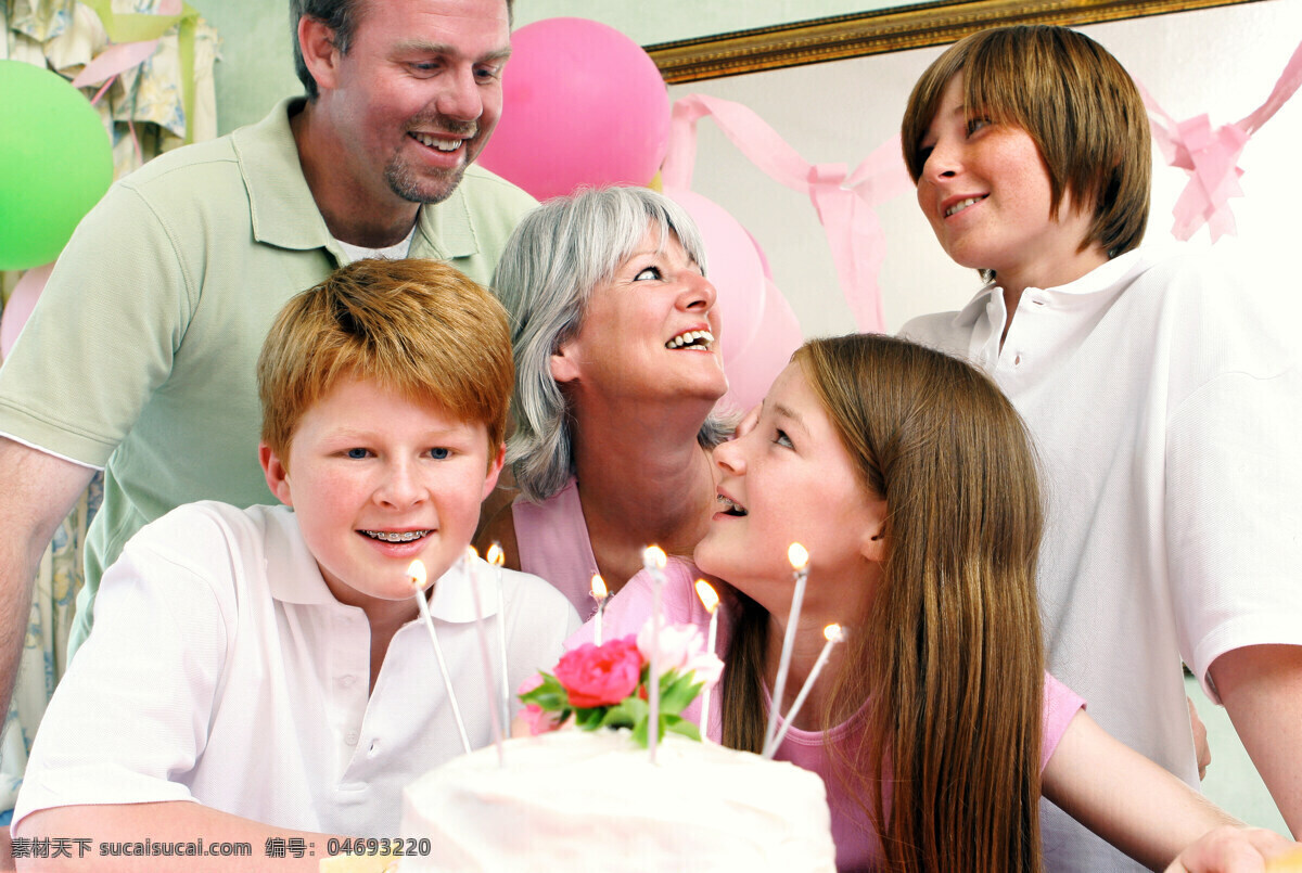 家庭 生日 聚会 人物 生日聚会 开心 一家人 幸福 亲情 礼物 蛋糕 蜡烛 生日图片 生活百科